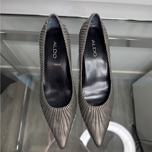 Aldo Gray Pointy Kitten Women's Pumps (38) - Picture 4 of 6